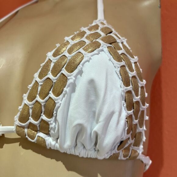 BEACH BUNNY KIRA BIKINI SET!! - Picture 8 of 10